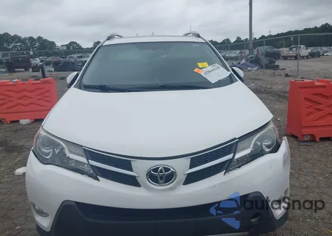 2015 Toyota Rav4 Xle z USA, uszkodzony, nr VIN 2T3WFREV2FW138001